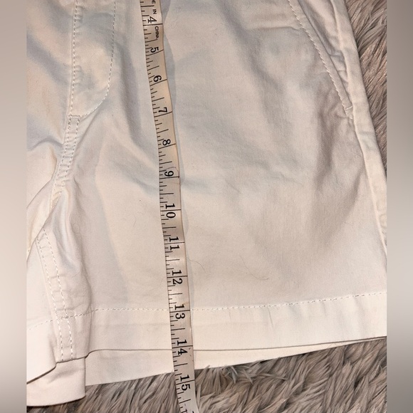 Ann Taylor LOFT white chino style shorts size 4. - Picture 4 of 7